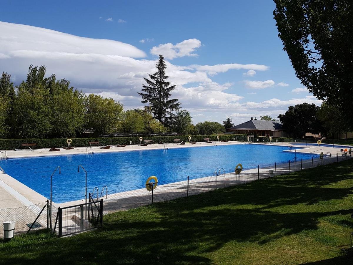 Loft Abantos - 120M2 Mas Terraza Y Jardin Independiente San Lorenzo de El Escorial Kültér fotó